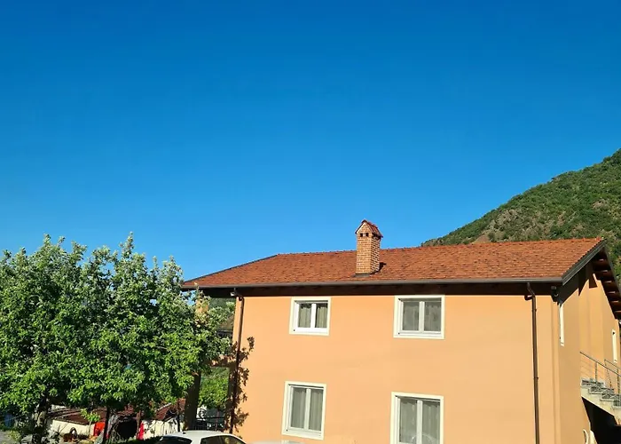 Koman_lakeview_apartments Apartamento *